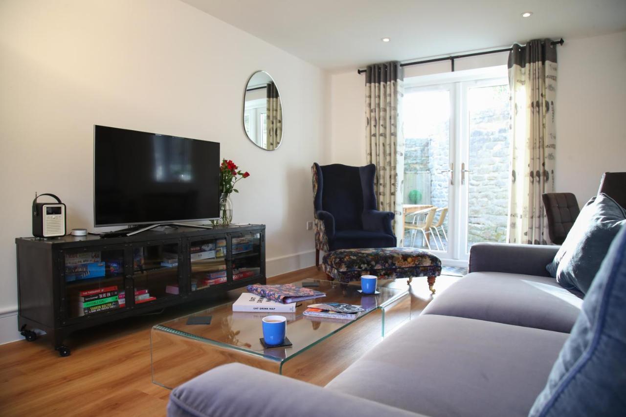 Burgess Yard 2-Bedroom Cottage, บาธ ภายนอก รูปภาพ