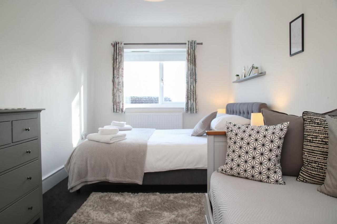 Burgess Yard 2-Bedroom Cottage, บาธ ภายนอก รูปภาพ